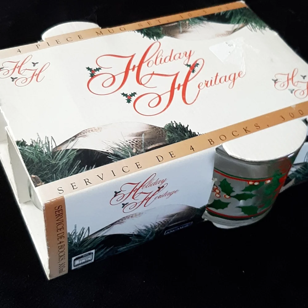 Vintage holiday mug set never opened - Picture 1 of 4